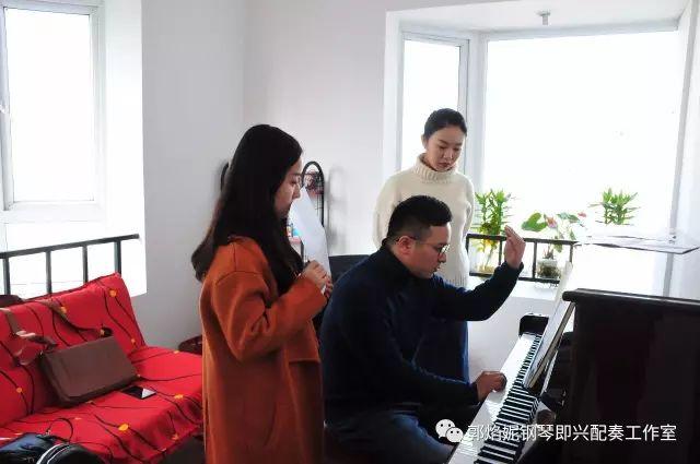 郭焰妮钢琴即兴配奏工作室2018年暑假钢琴即兴配奏（弹唱）集训招生快讯